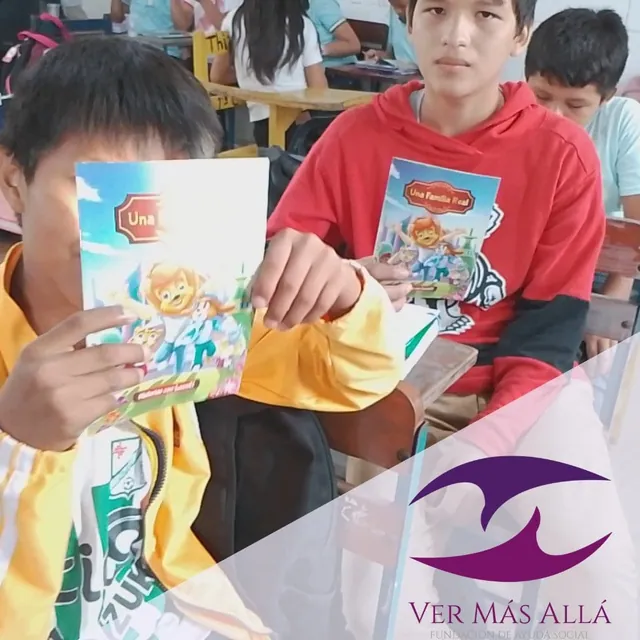 Entrega de material a niños, foto 1